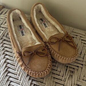 Minnetonka Women 9 Tan Suede Leather Moccasin 4011 Cally Slipper